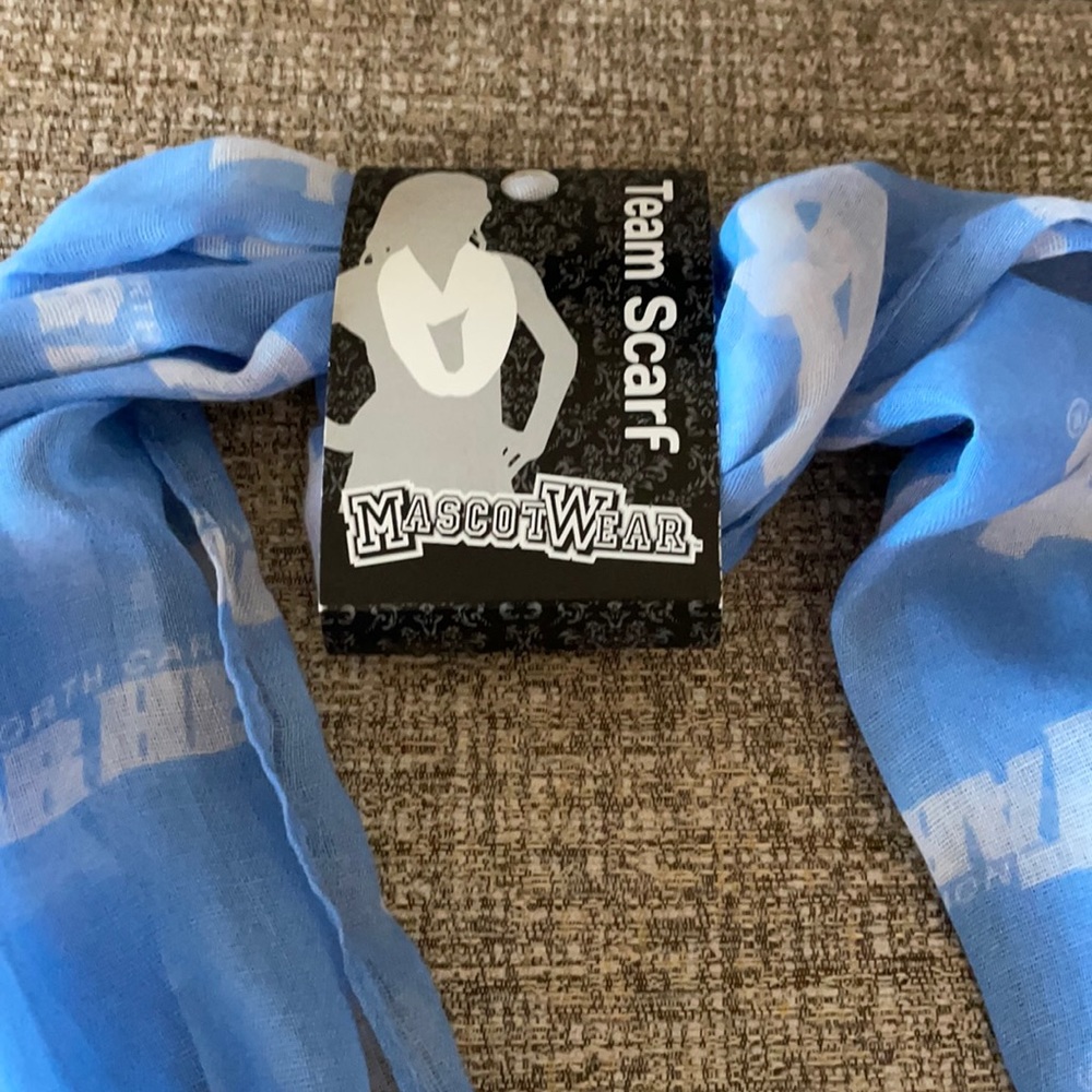 UNC Tarheel scarf